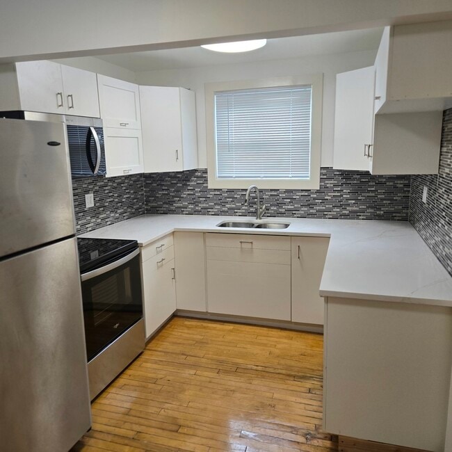 4137 N Bernard St in Chicago, IL - Building Photo - Building Photo