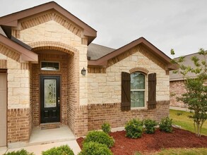 190 Dark Forrest in Kyle, TX - Building Photo - Building Photo