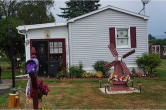 Melanie Manor in Ringtown, PA - Building Photo - Building Photo