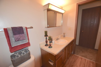 Cambridge Place Apartments in Kokomo, IN - Building Photo - Building Photo