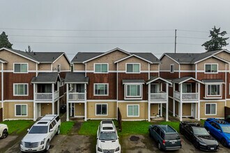 Meadow Park Townhomes in Lakewood, WA - Foto de edificio - Building Photo