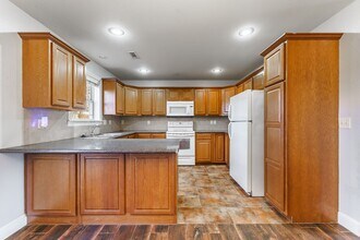 802 Baker St NW in Gravette, AR - Building Photo - Building Photo