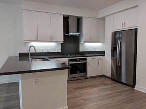 2324 Nolita, Unit 2324 in Irvine, CA - Foto de edificio - Building Photo