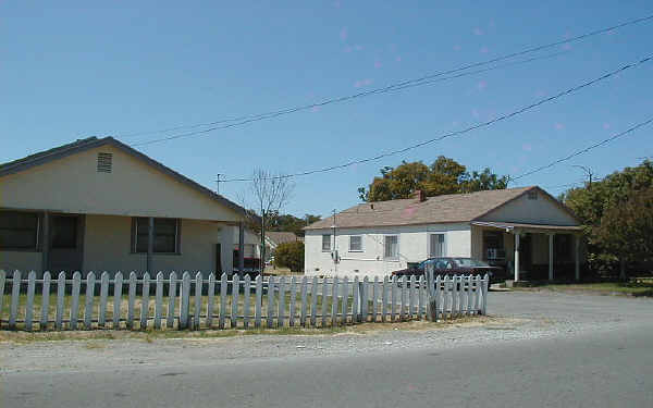 655 N Lincoln Ave in Manteca, CA - Building Photo