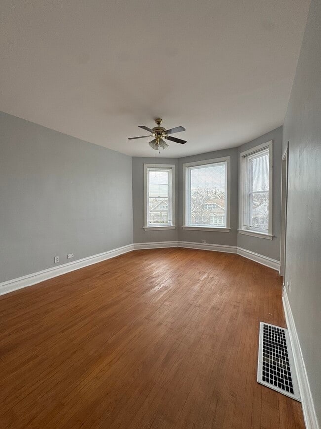 2329 S Austin Blvd in Cicero, IL - Building Photo - Building Photo