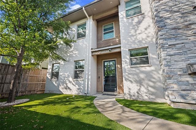 3823 Greenville Ave in Dallas, TX - Building Photo