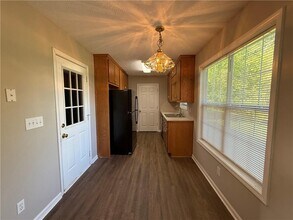 6079 Daffodil Dr in Flowery Branch, GA - Building Photo - Building Photo