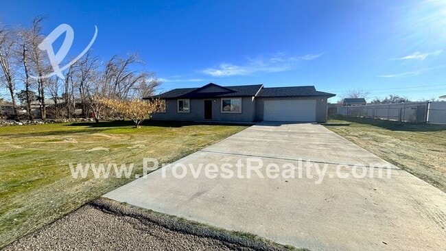 21119 Little Beaver Rd in Apple Valley, CA - Building Photo - Building Photo