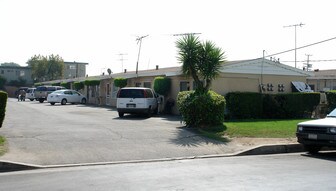 7906 Willis Ave in Panorama City, CA - Building Photo