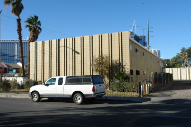 2675 Van Patten St in Las Vegas, NV - Building Photo - Building Photo