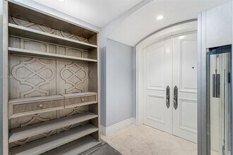 5025 Collins Ave in Miami Beach, FL - Building Photo - Building Photo