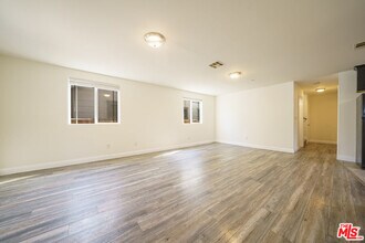 154 E 84th Pl in Los Angeles, CA - Building Photo - Building Photo