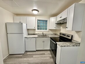104 Dunova Ct in Charlottesville, VA - Building Photo - Building Photo