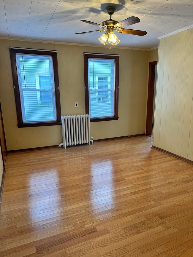 820 2nd St, Unit 2 in Fall River, MA - Foto de edificio - Building Photo