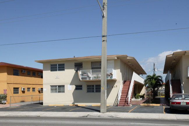 Marj II Apartments in Hialeah, FL - Foto de edificio - Building Photo