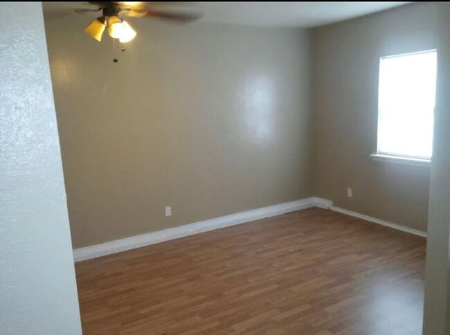 4013 Locust Dr in Midwest City, OK - Building Photo - Building Photo