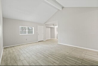 6811 Feather Creek Dr in Houston, TX - Building Photo - Building Photo