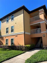 5471 Vineland Rd in Orlando, FL - Building Photo