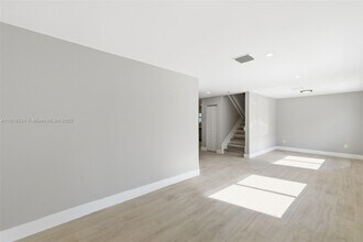 11939 SW 218th St in Goulds, FL - Building Photo - Building Photo