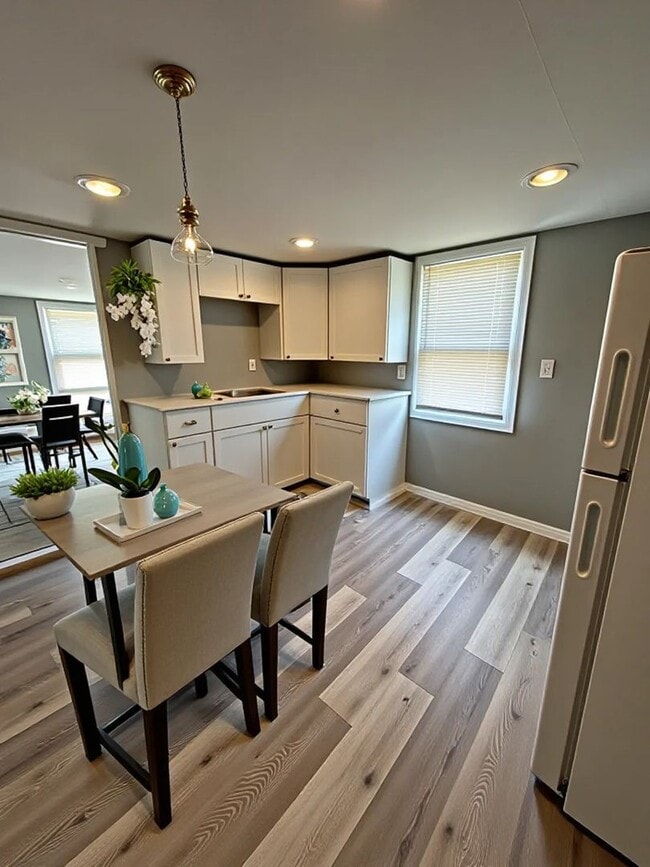 property at 608 S 2nd St