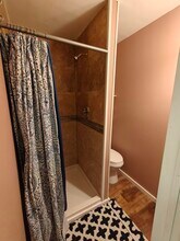 39 Allen Pl, Unit 1st Floor Studio in Hartford, CT - Foto de edificio - Building Photo