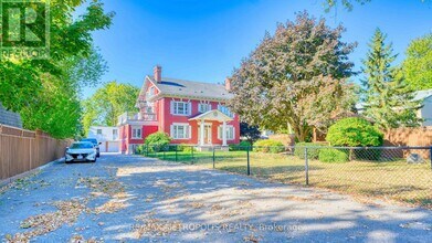 1110 Simcoe St S in Oshawa, ON - Building Photo - Building Photo