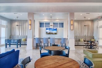 The Strand in West Palm Beach, FL - Foto de edificio - Building Photo