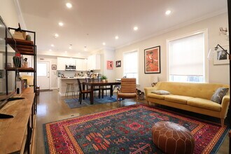 17 Walk Hill St, Unit 1 in Boston, MA - Foto de edificio - Building Photo