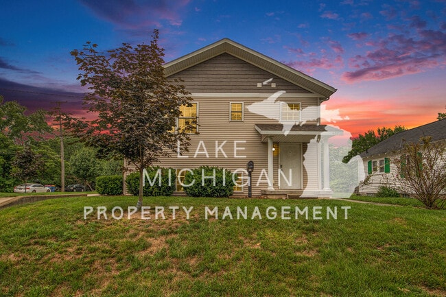 607 Lydia St NE in Grand Rapids, MI - Building Photo - Building Photo