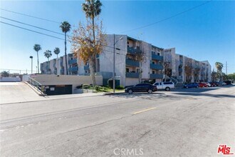 550 W Regent St in Inglewood, CA - Building Photo - Building Photo