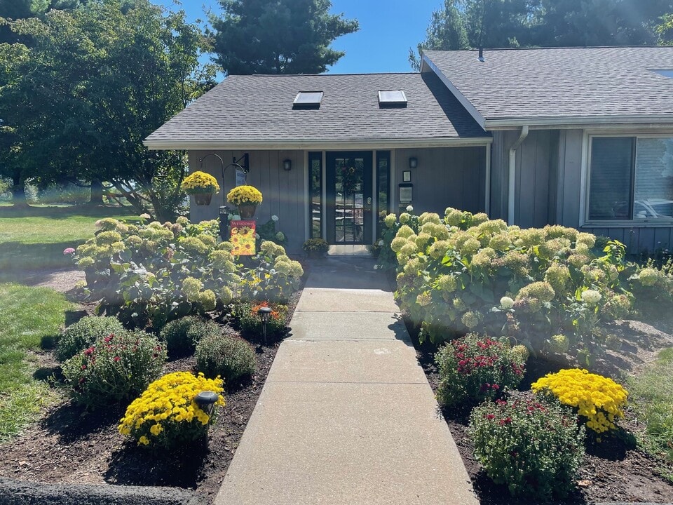 High Meadow in Ellington, CT - Building Photo