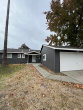 2153 63rd Ave in Sacramento, CA - Building Photo - Building Photo