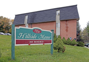 Hillside Manor Apartments in Walled Lake, MI - Building Photo - Building Photo