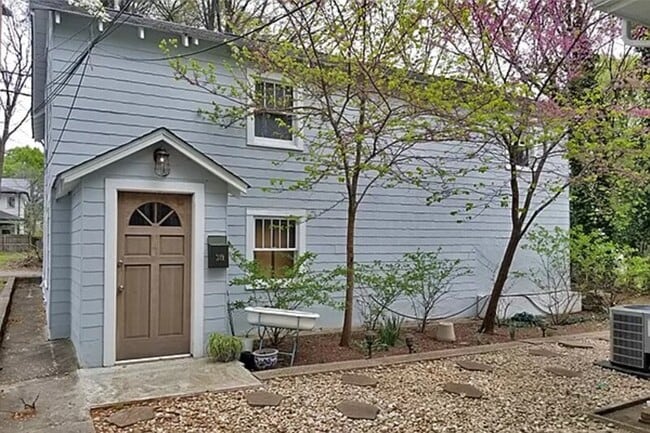 319 East Blvd in Charlotte, NC - Building Photo - Building Photo