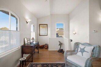 525 Laurel Ave in Pacific Grove, CA - Building Photo - Building Photo