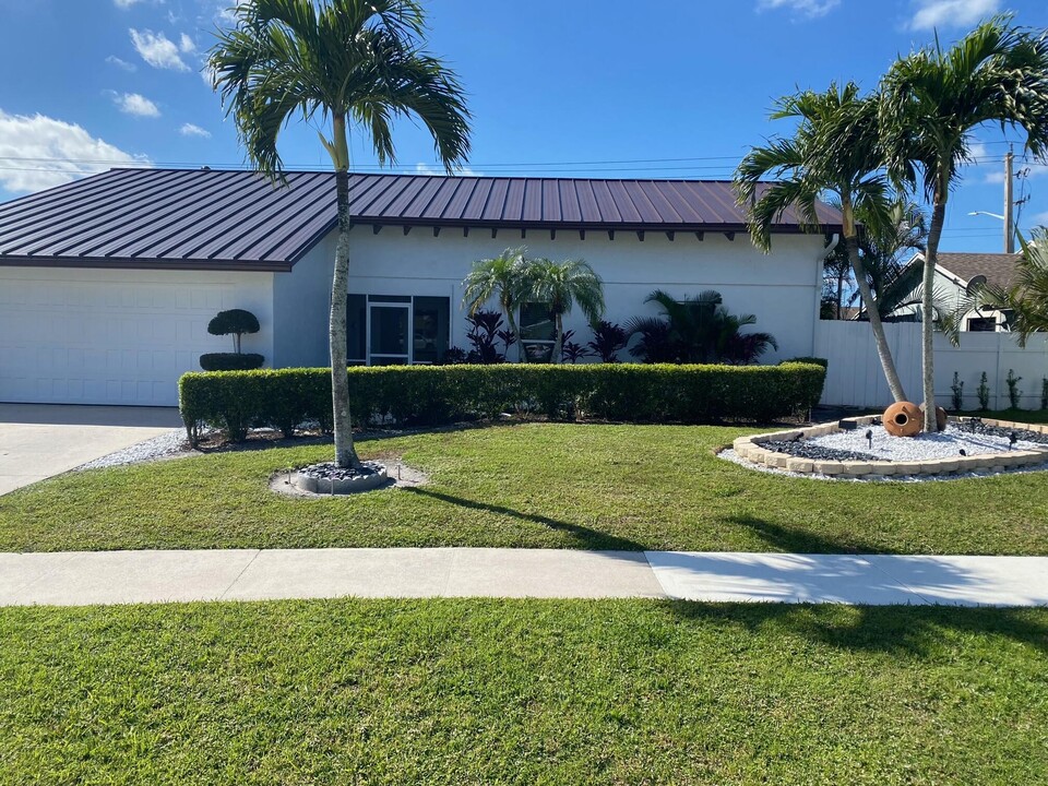 1279 Kinglet Terrace in Wellington, FL - Building Photo