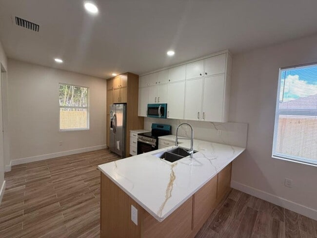 property at 7723 S Haverhill Rd