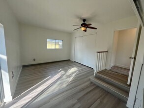 252 Melrose Ave in Encinitas, CA - Foto de edificio - Building Photo