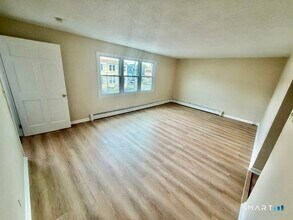 114 Waldorf Ave in Bridgeport, CT - Building Photo - Building Photo