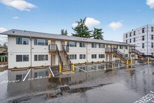 Woodstock Manor in Portland, OR - Building Photo