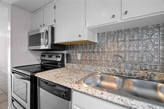 5112 E Temple Heights Rd in Tampa, FL - Building Photo - Building Photo