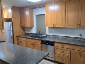 2814 S 138th St in Seatac, WA - Foto de edificio - Building Photo