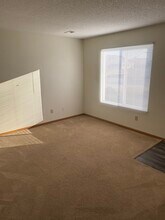 806 Waldo St in Polk City, IA - Foto de edificio - Building Photo