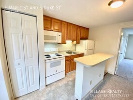 451 E Maple St in Dallastown, PA - Building Photo