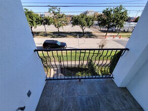 2416 La Branch St in Houston, TX - Building Photo - Building Photo