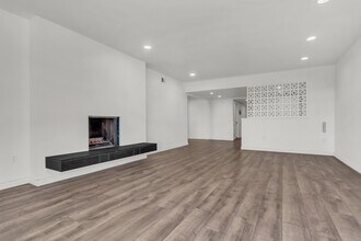 1621 W 122nd St in Los Angeles, CA - Building Photo - Building Photo