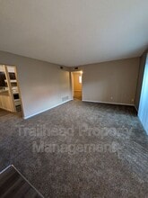 5801 Woodson Dr in Mission, KS - Building Photo - Building Photo