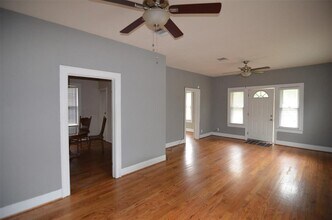 321 Dorchester St in Houston, TX - Building Photo - Building Photo