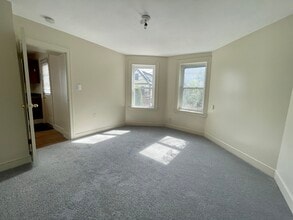 25 Oakland St, Unit 1 in Newton, MA - Building Photo - Building Photo