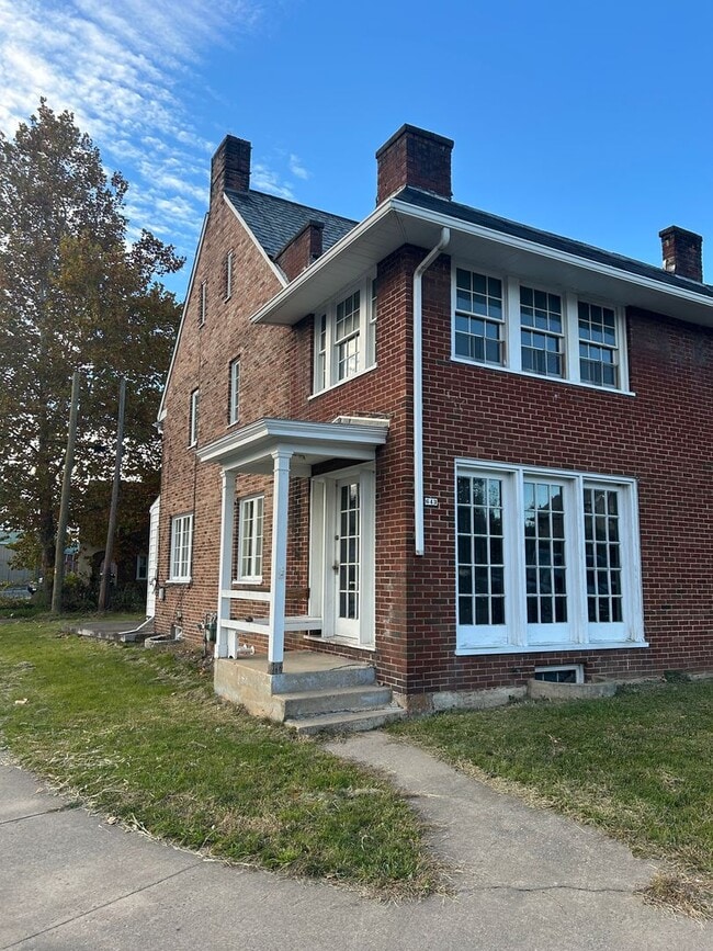 property at 643 Wildwood Blvd